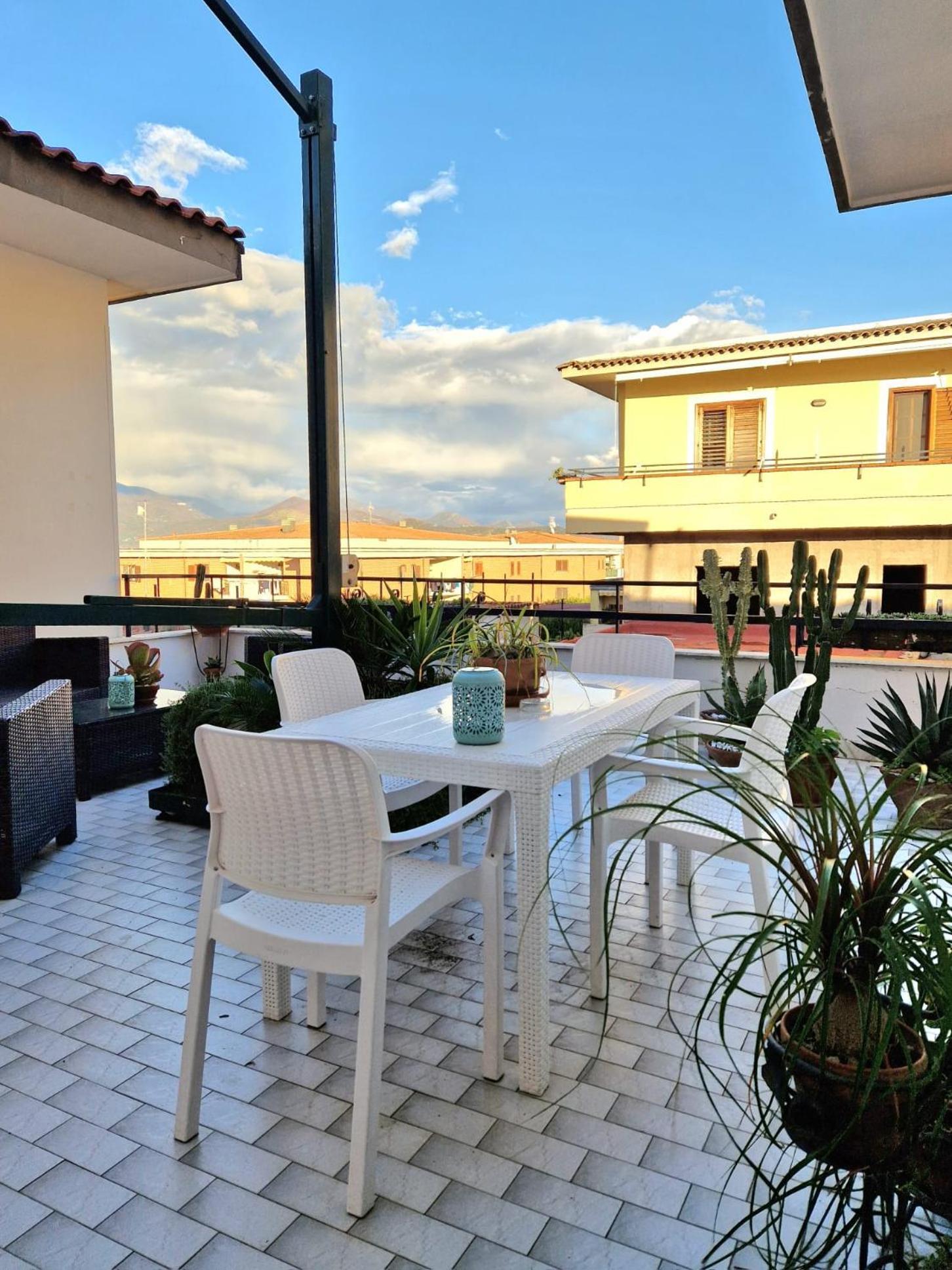 Palazzo Di Donna Strategic Appartments To Amalfi Coast, Pompei, Napoli With Panoramic Terraces And Private Parking Holiday home