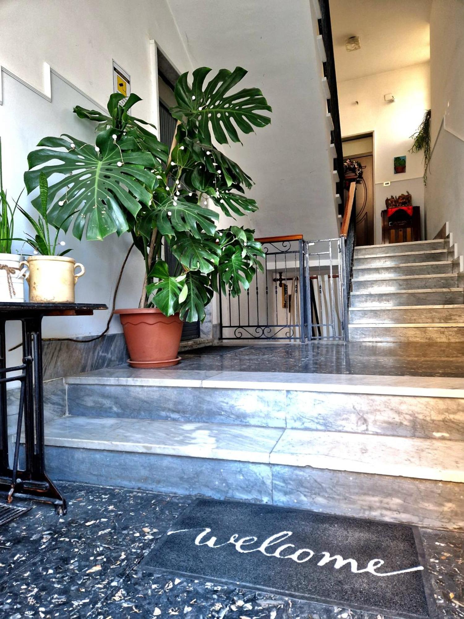 Palazzo Di Donna Strategic Appartments To Amalfi Coast, Pompei, Napoli With Panoramic Terraces And Private Parking Holiday home *