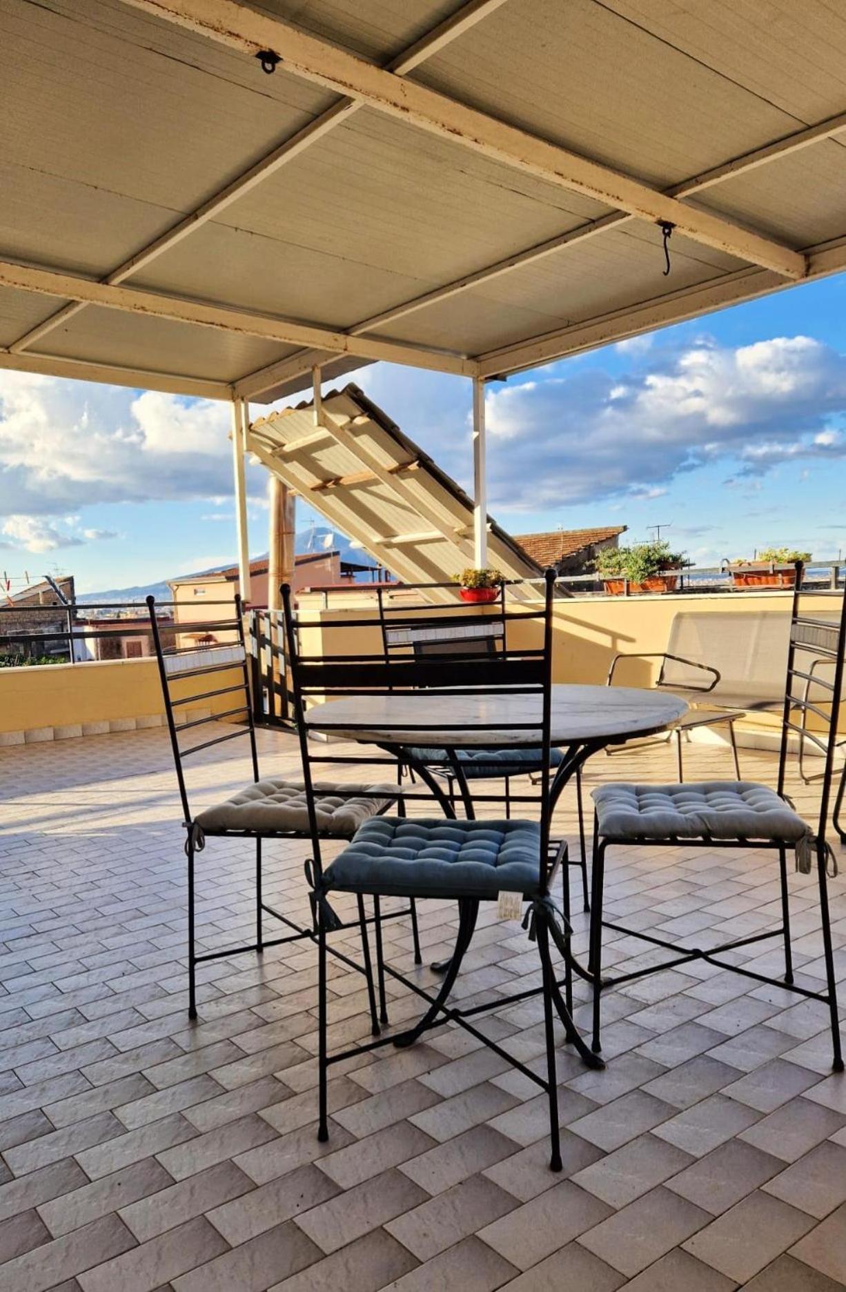 Palazzo Di Donna Strategic Appartments To Amalfi Coast, Pompei, Napoli With Panoramic Terraces And Private Parking Holiday home *